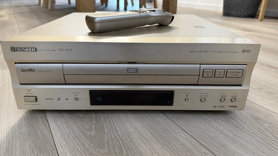 Laserdisc, Pioneer, DVL-909