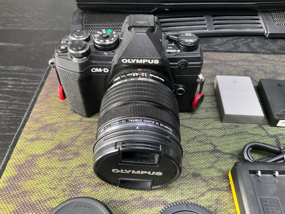 Olympus OM-D E-M5iii, 20