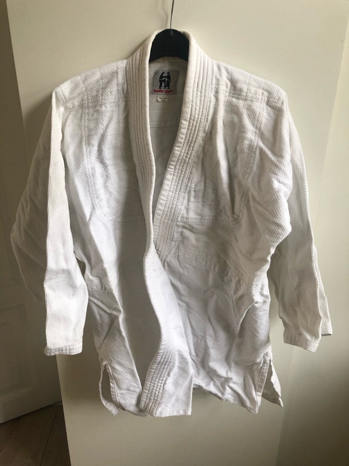 Jiu-Jitsu udstyr, Gi , bælter og