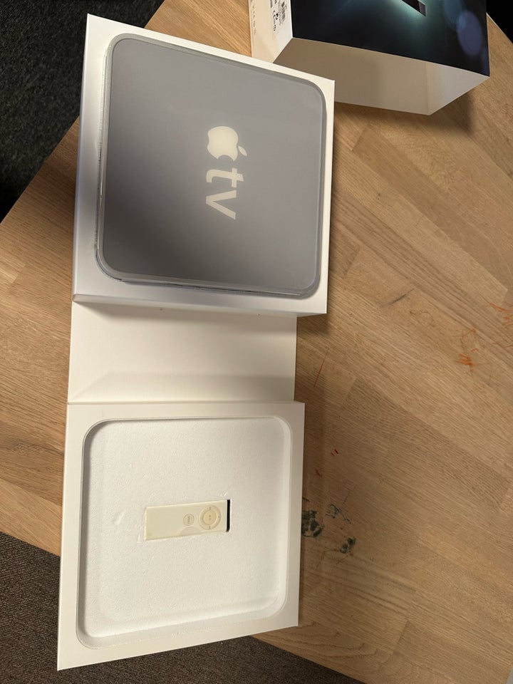 Apple TV 1 gen Apple God