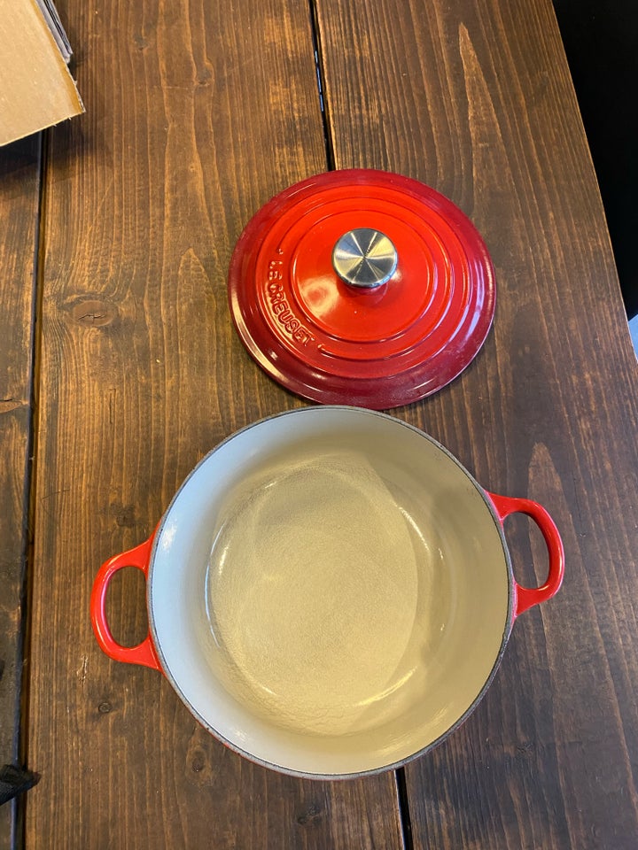 Støbejerns gryde, Lecreuset