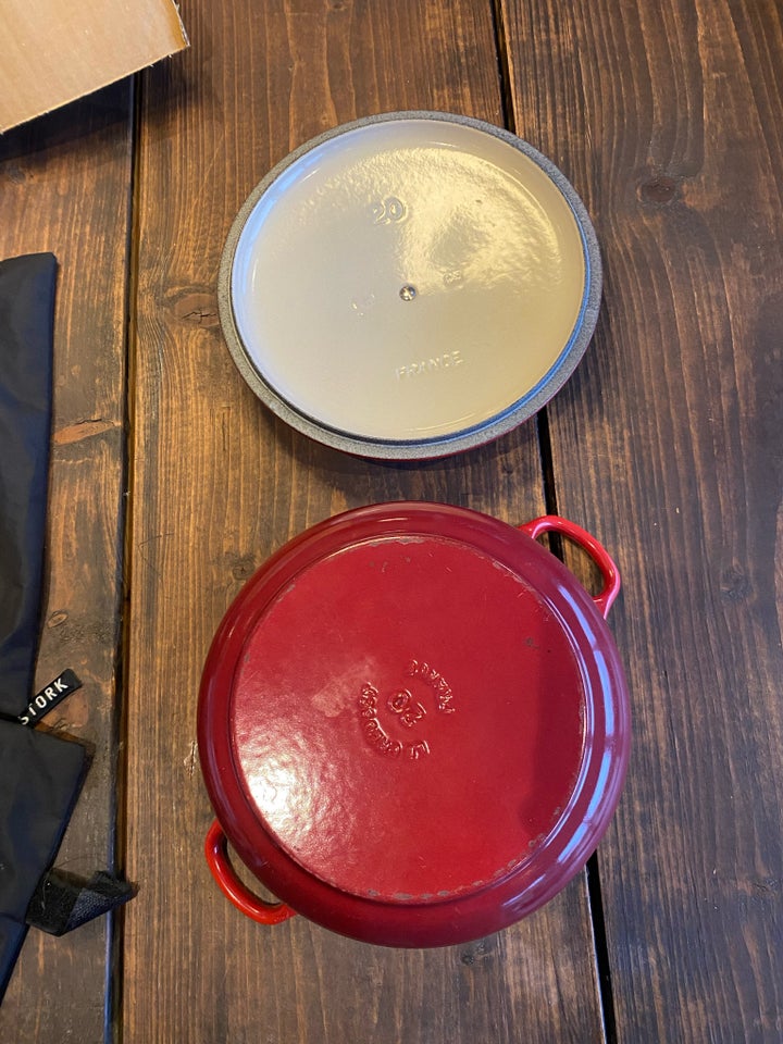 Støbejerns gryde, Lecreuset