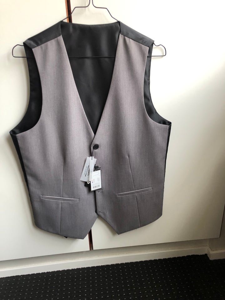 Vest, Nero, str. 50