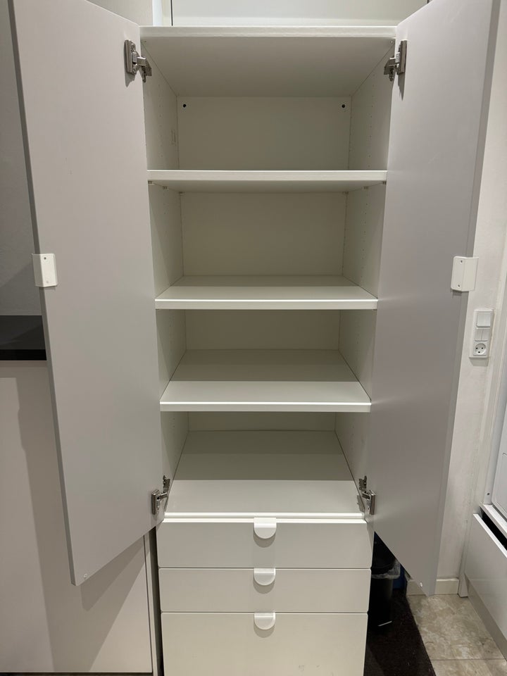 Garderobeskab IKEA -