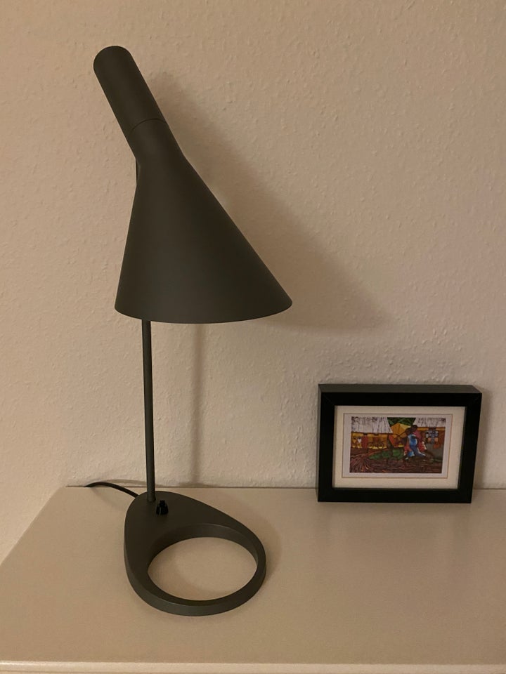 Arne Jacobsen, AJ bord, Bordlampe