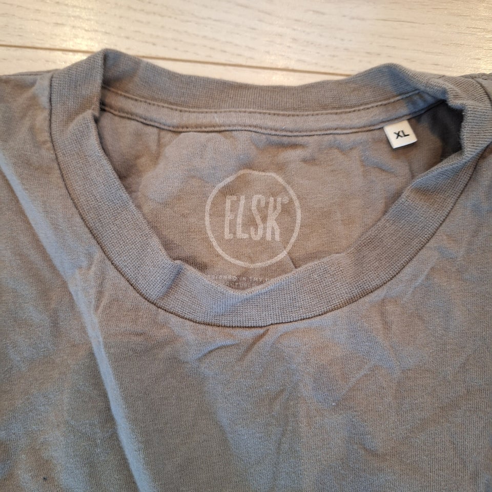 T-shirt, Elsk, str. XL