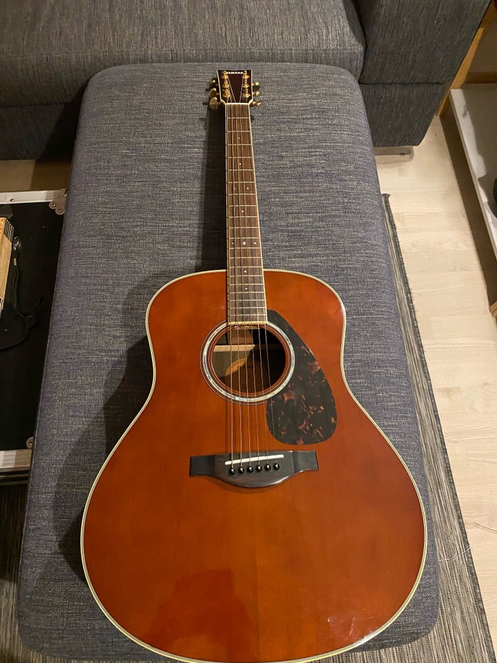 Western, Yamaha LL6