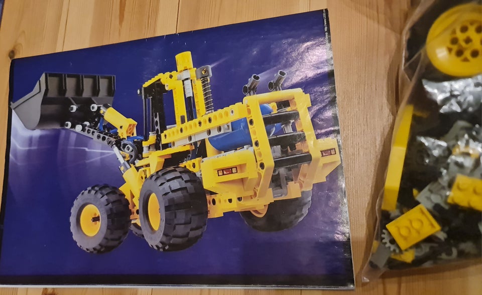 Lego Technic, 8459 Pneumatic Front