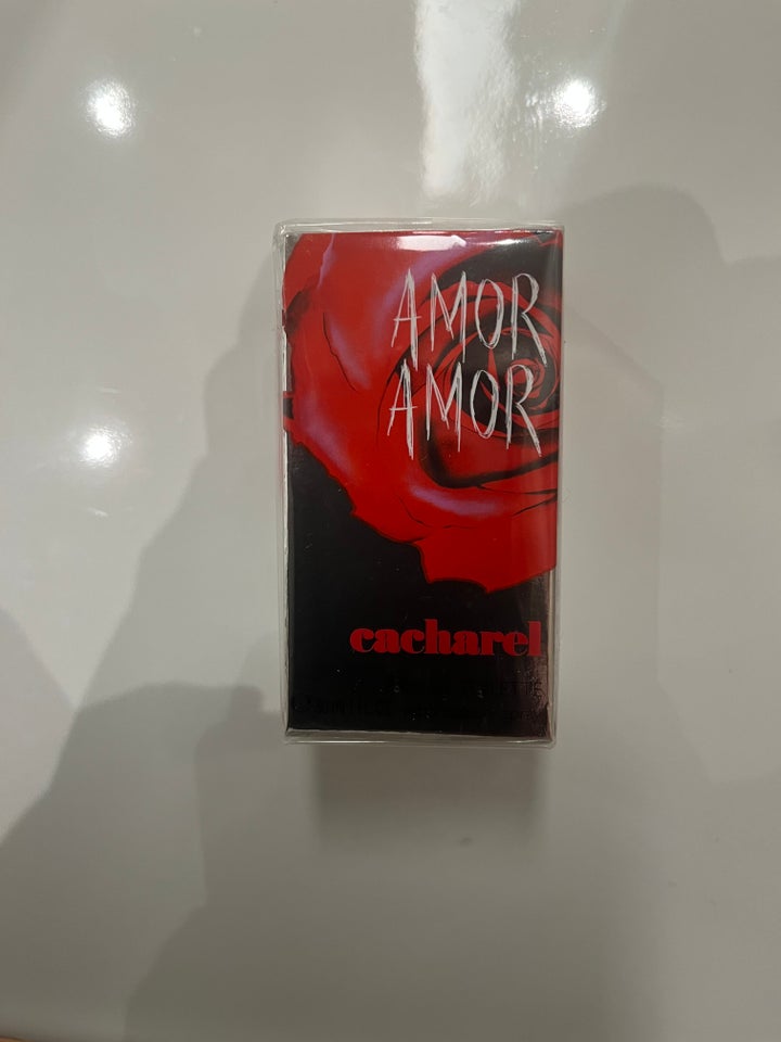 Eau de Toilette, Amor amor