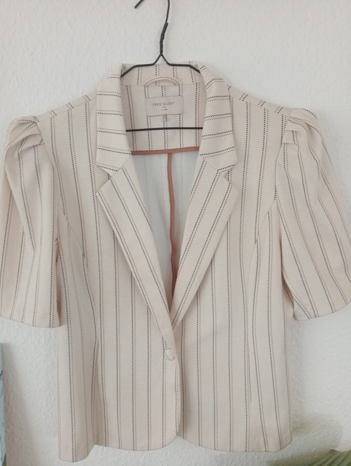 Blazer, str. 42, Free/quent