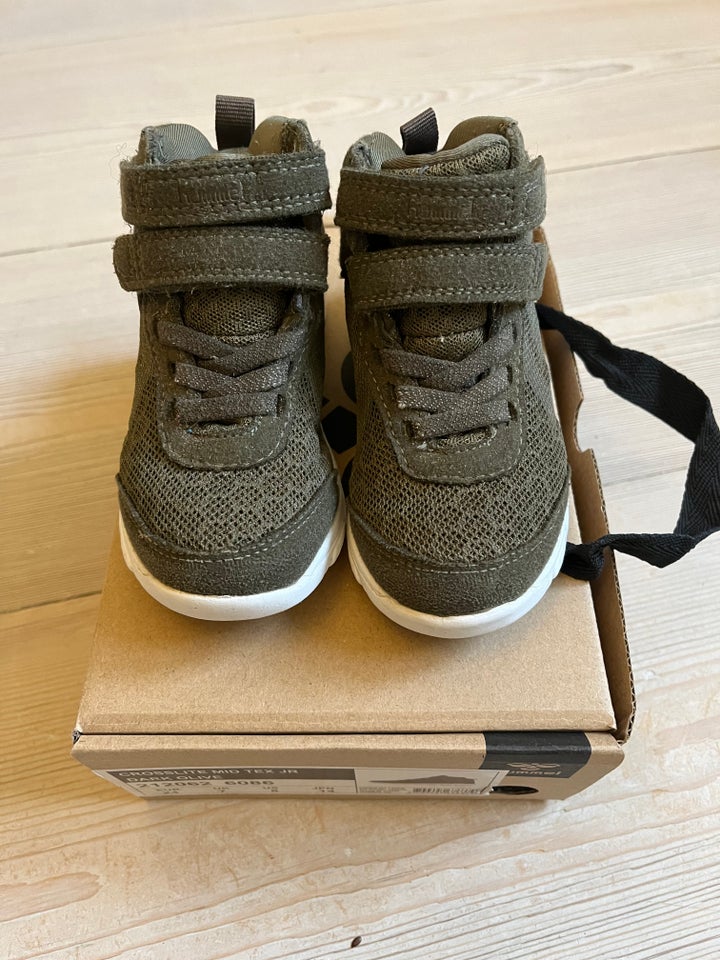 Sneakers, str. 24, Hummel