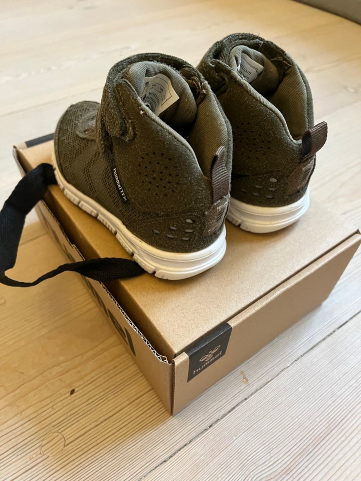 Sneakers, str. 24, Hummel