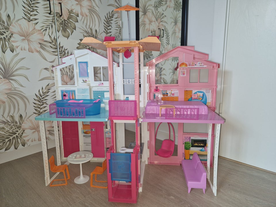 Barbie, Barbie folde ud hus