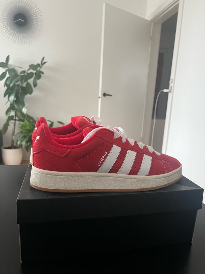 Sneakers Adidas str 46