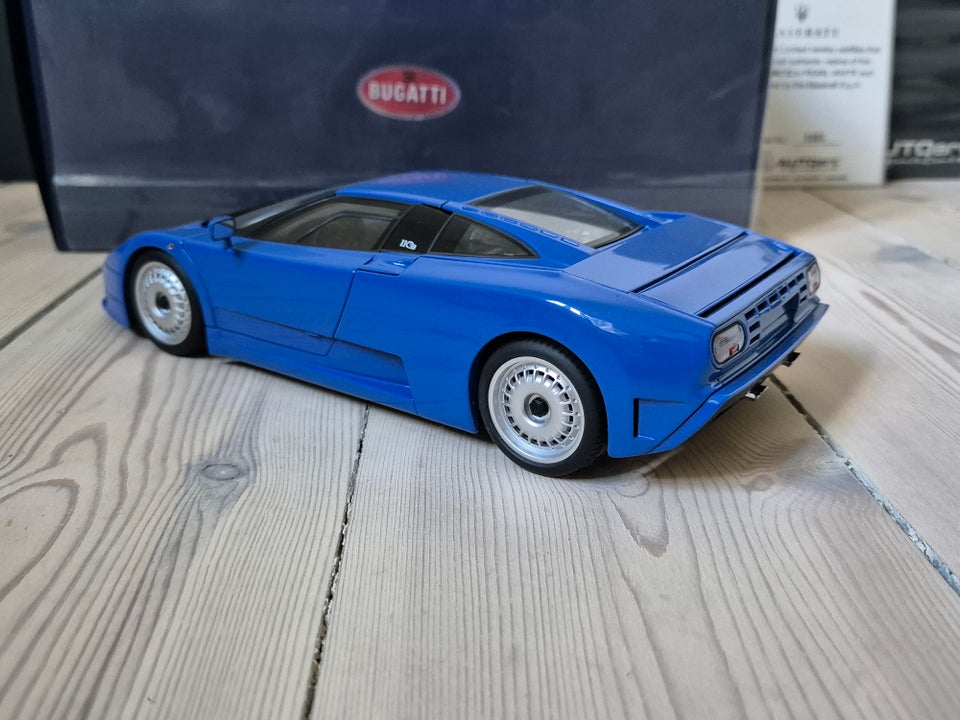 Modelbil, Autoart Bugatti EB110,