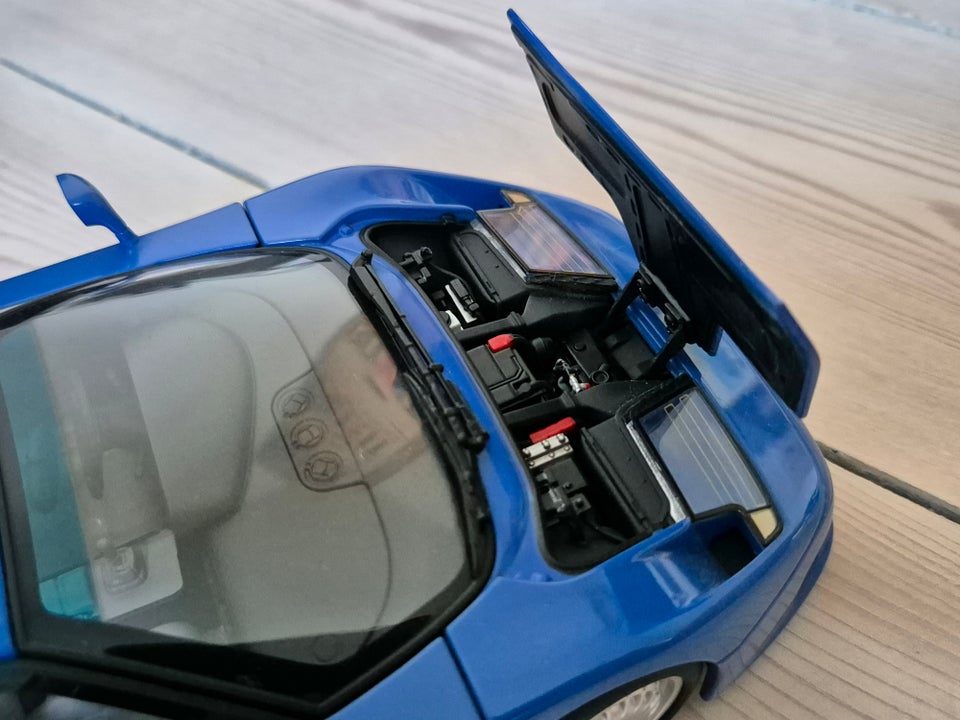 Modelbil, Autoart Bugatti EB110,