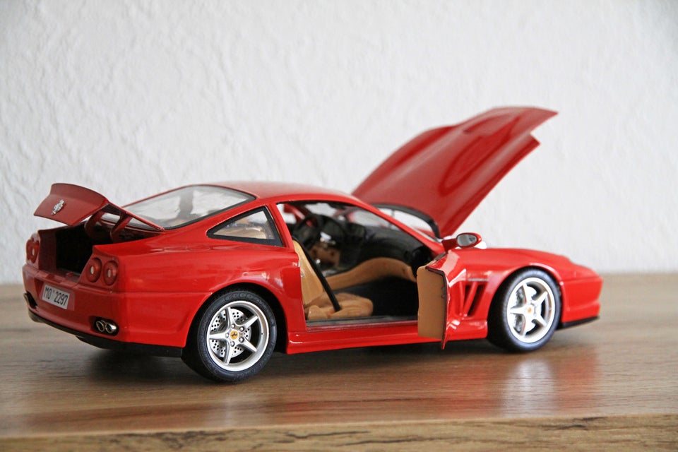 Modelbil, BURAGO FERRARI 550