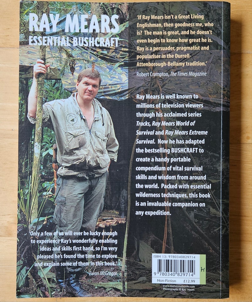 Essential Bushcraft, Ray Mears,