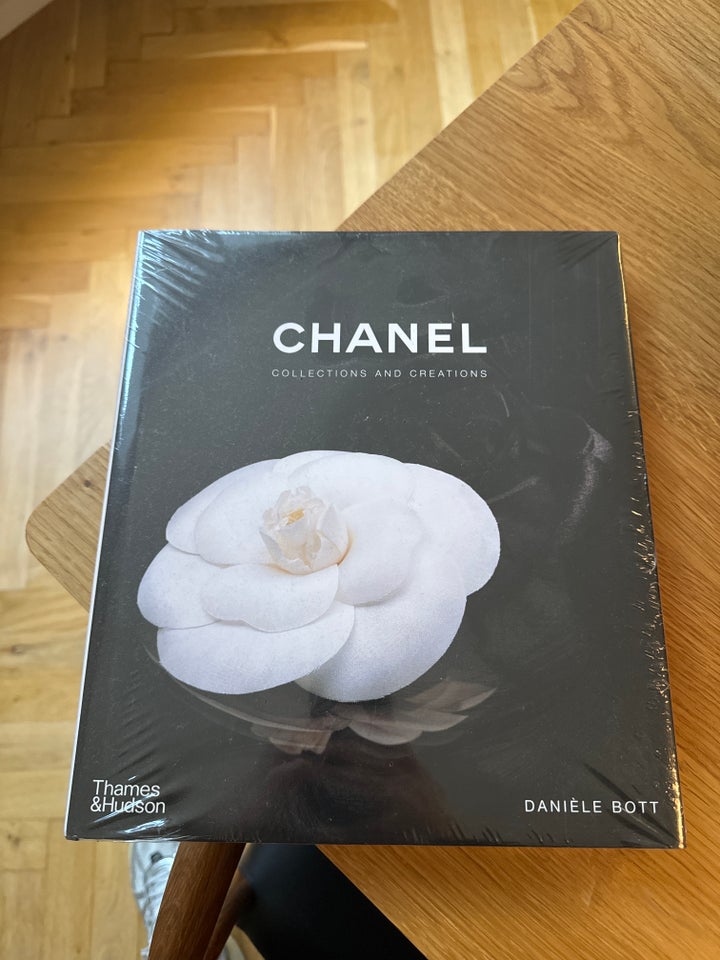 Coffee table book , Chanel