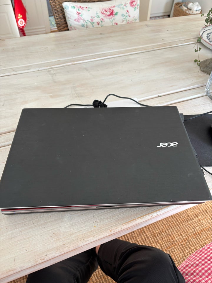 Acer Aspire 15.6" ( Win 11) Ny Ssd + Ny