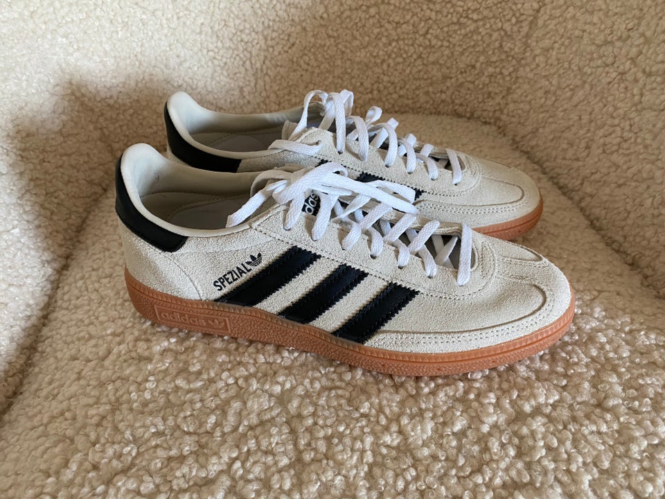 Sneakers, str. 40, Adidas