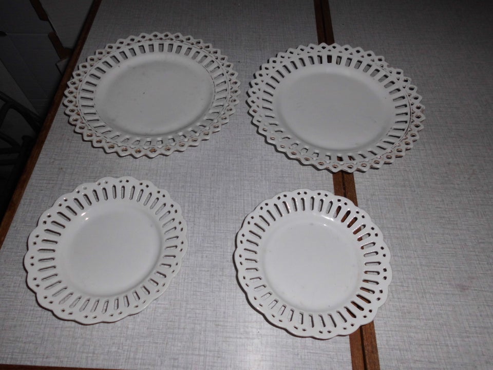 Ribbon plates Porcelæn 85 år gl