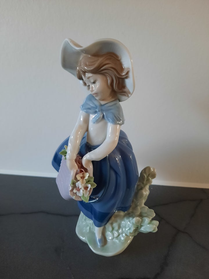 Figur, Lladro porcelain