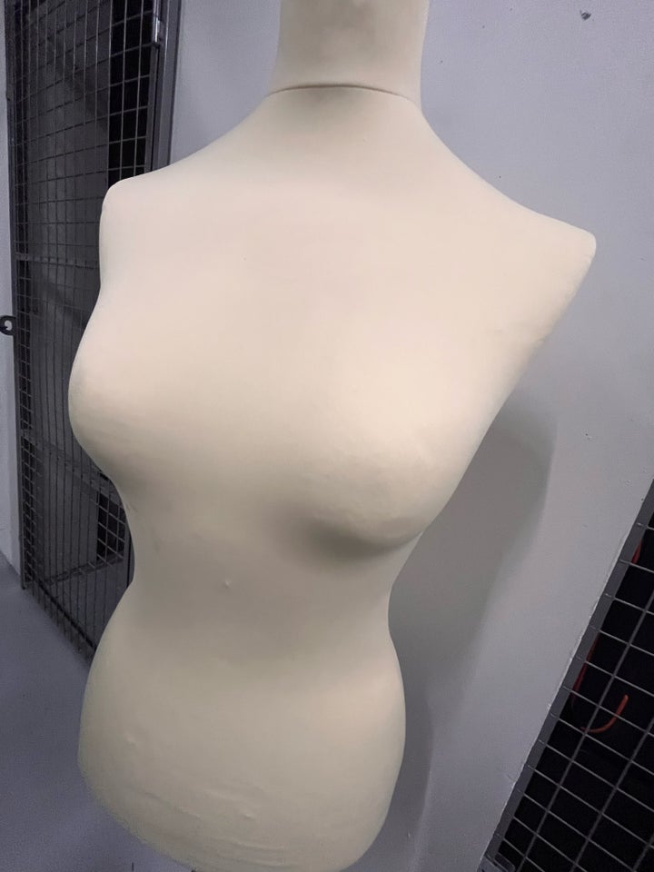 Mannequin, Str. S