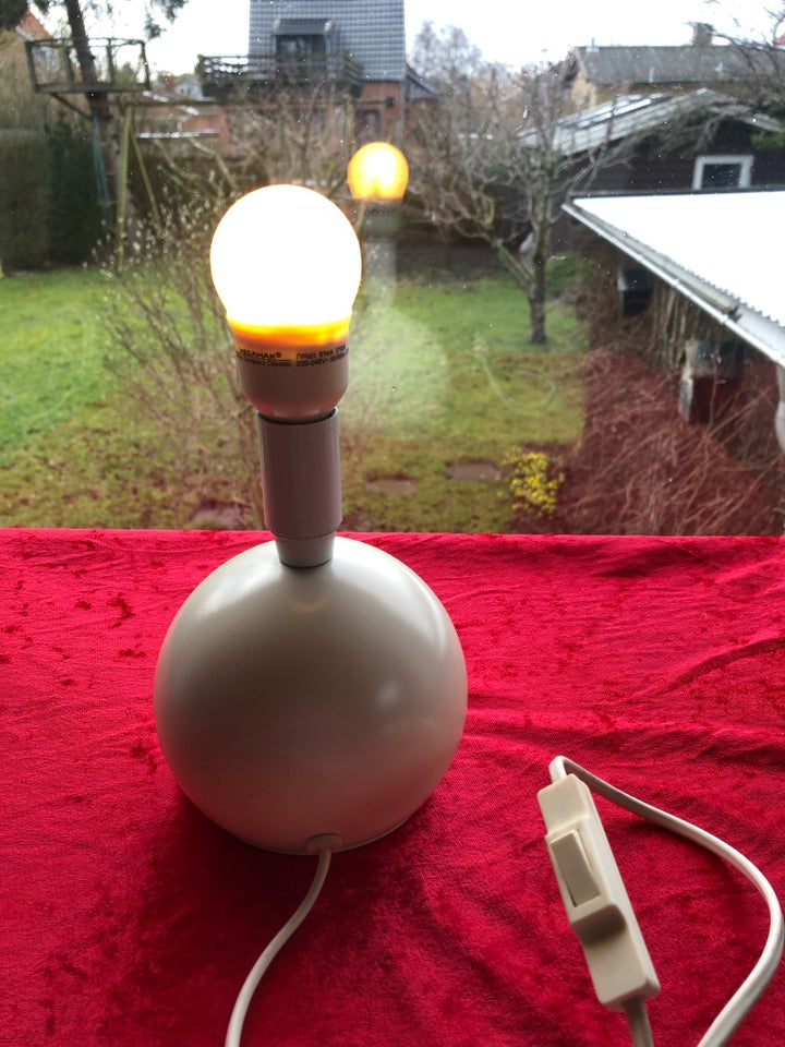 Fin lille retro kugle lampe