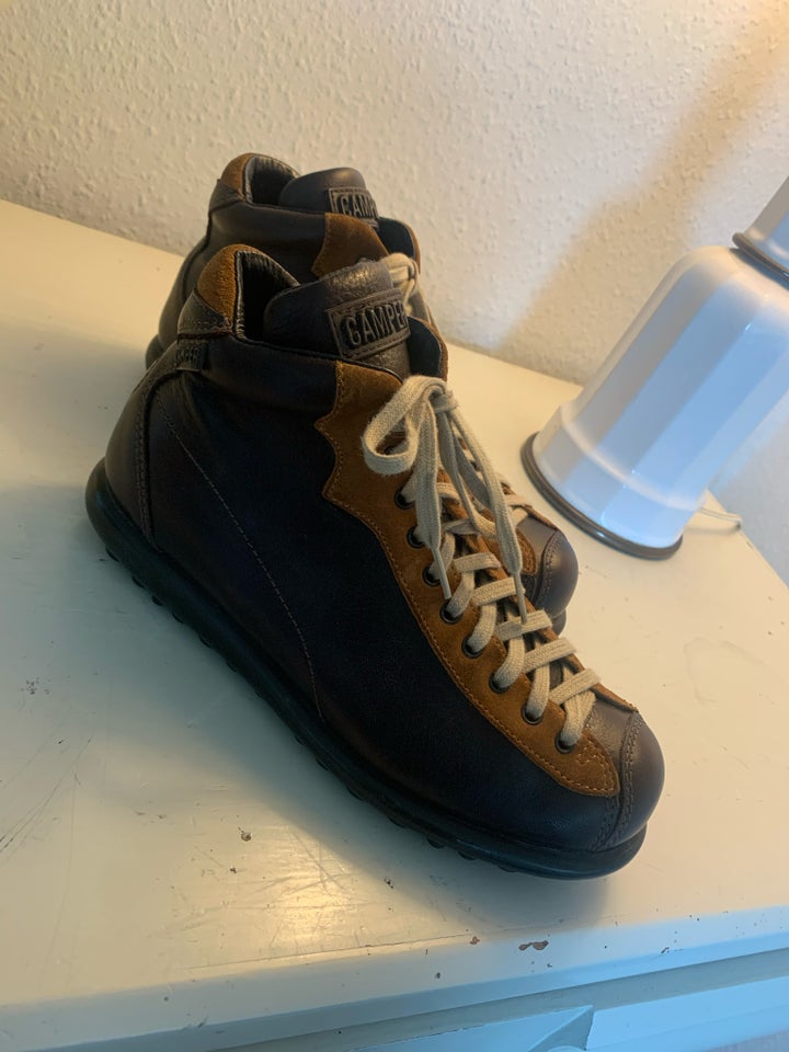 Sneakers, Camper, str. 37