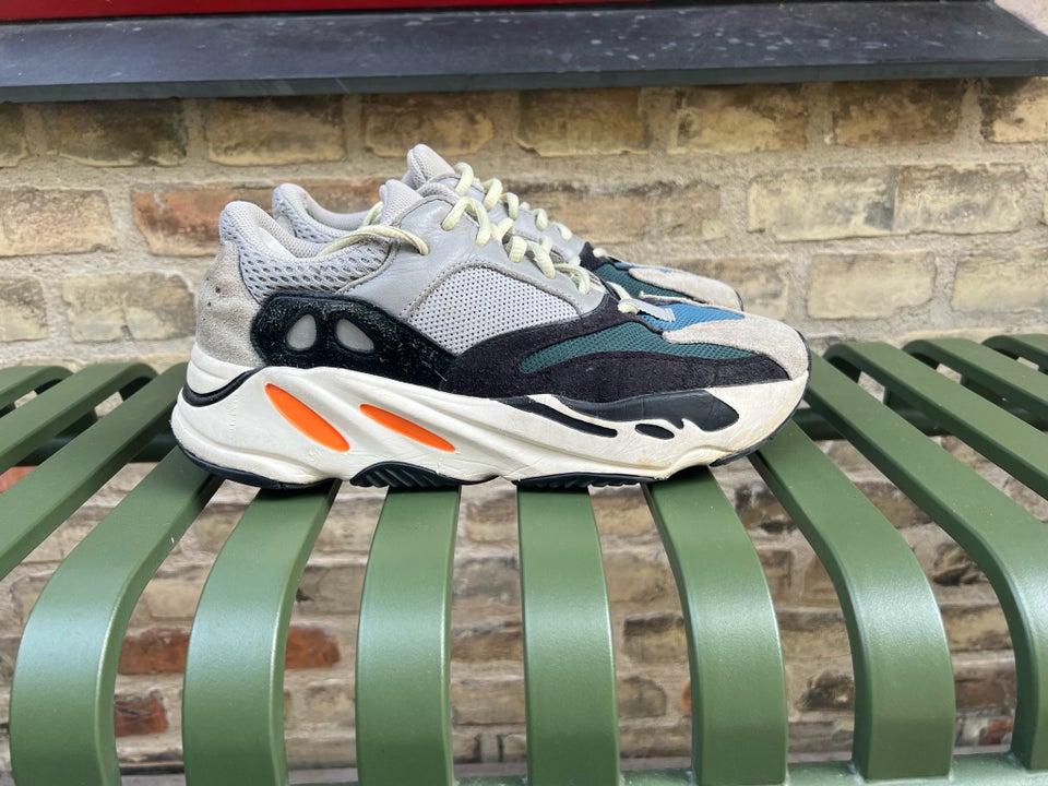 Sneakers, Yeezy 700, str. 41,5