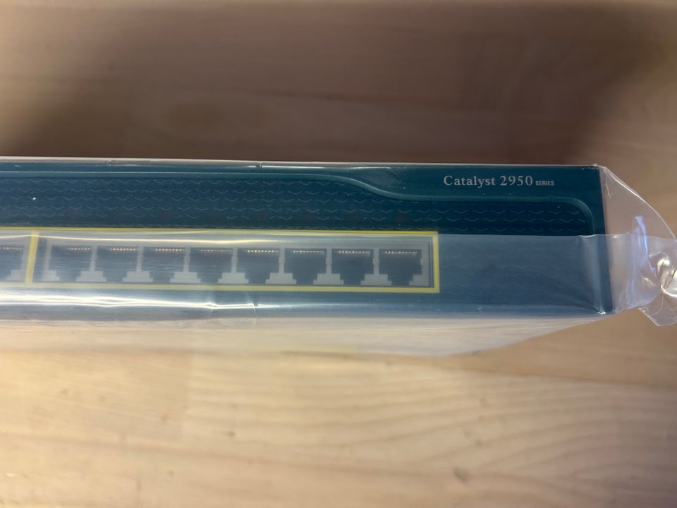 Switch, Cisco Catalyst 2950,