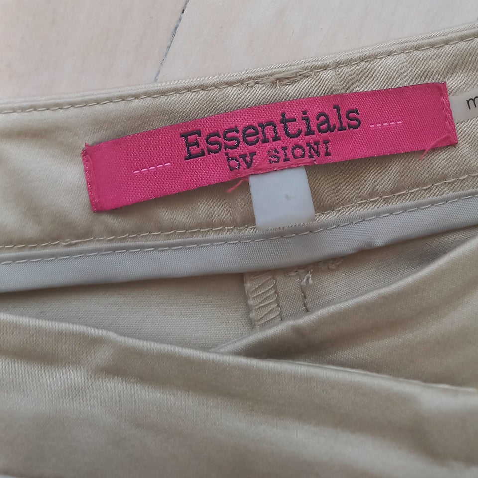 Chinos, Essentials, str. 42