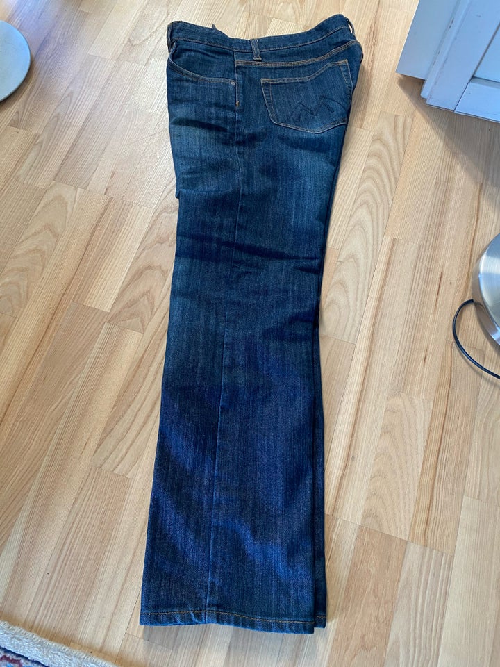 Jeans, Morgan, str. 33