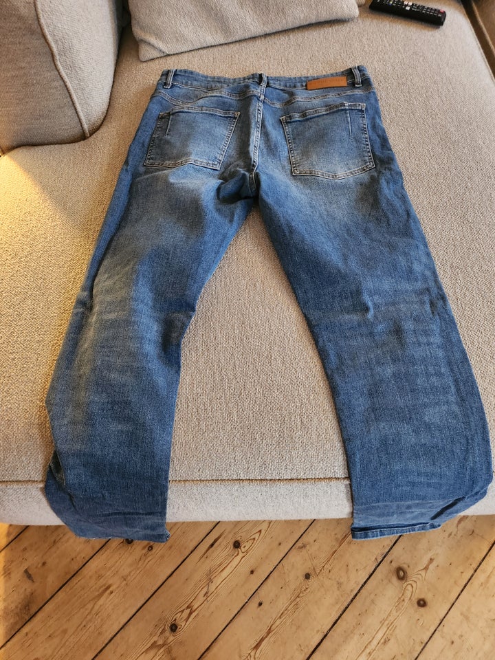 Jeans, Won Hundred dean A, str. 33