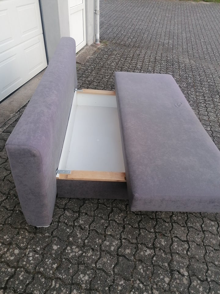 Sovesofa, b: 194 l: 145 h: 40