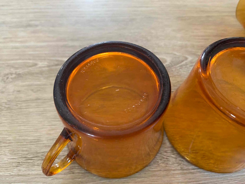 Glas Kaffekopper og underkopper