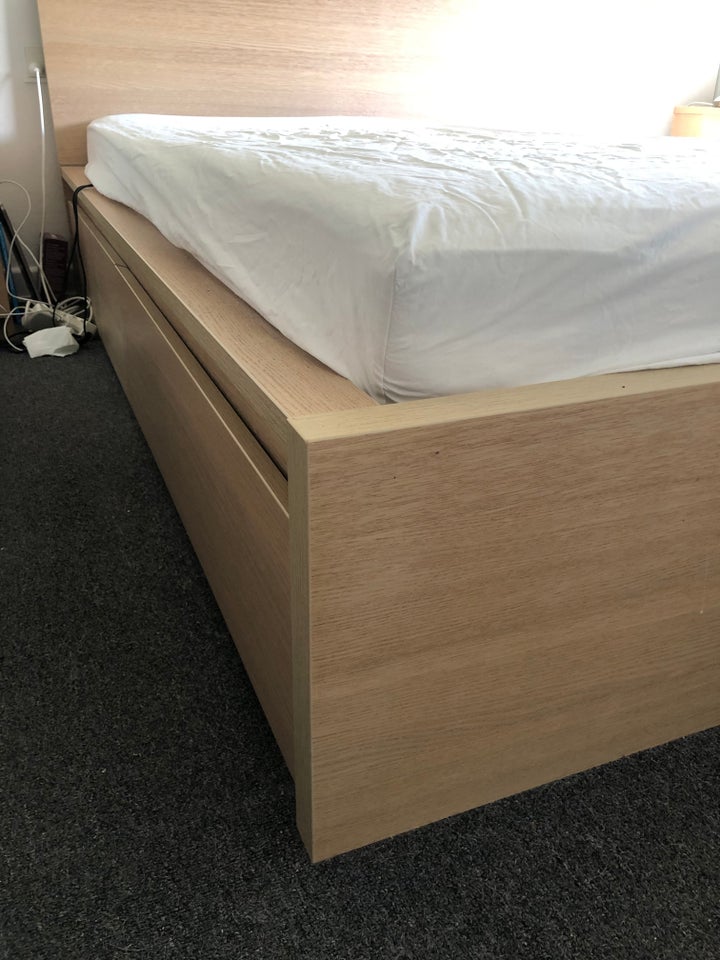 Elevationsseng, Ikea Malm, b: 196