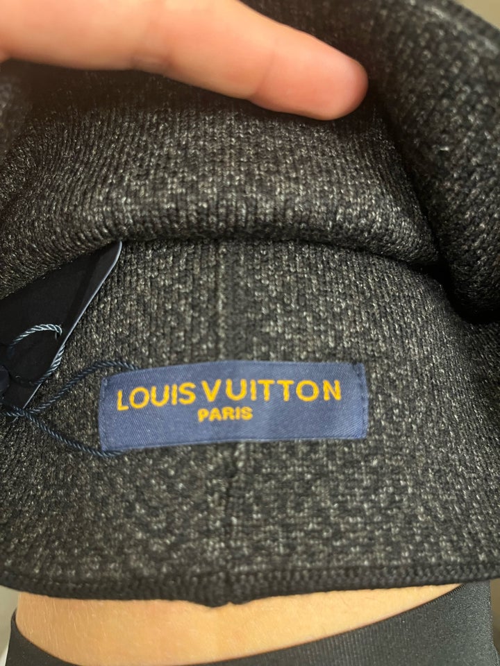 Hue, louis vuitton , str. s