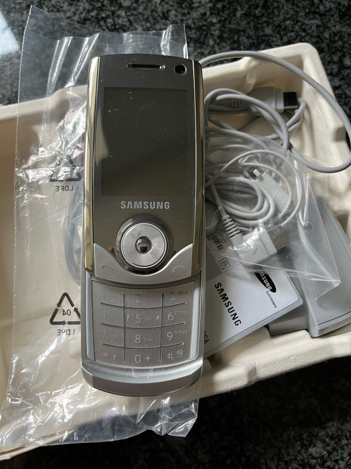 Samsung U700, God