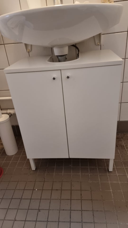 Toiletskab, Ikea1g, b: 50 d: 32 h: 65