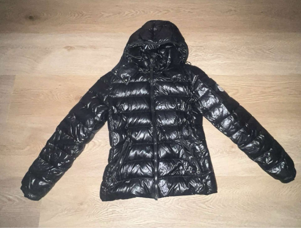 Dynejakke str 36 Moncler jakke