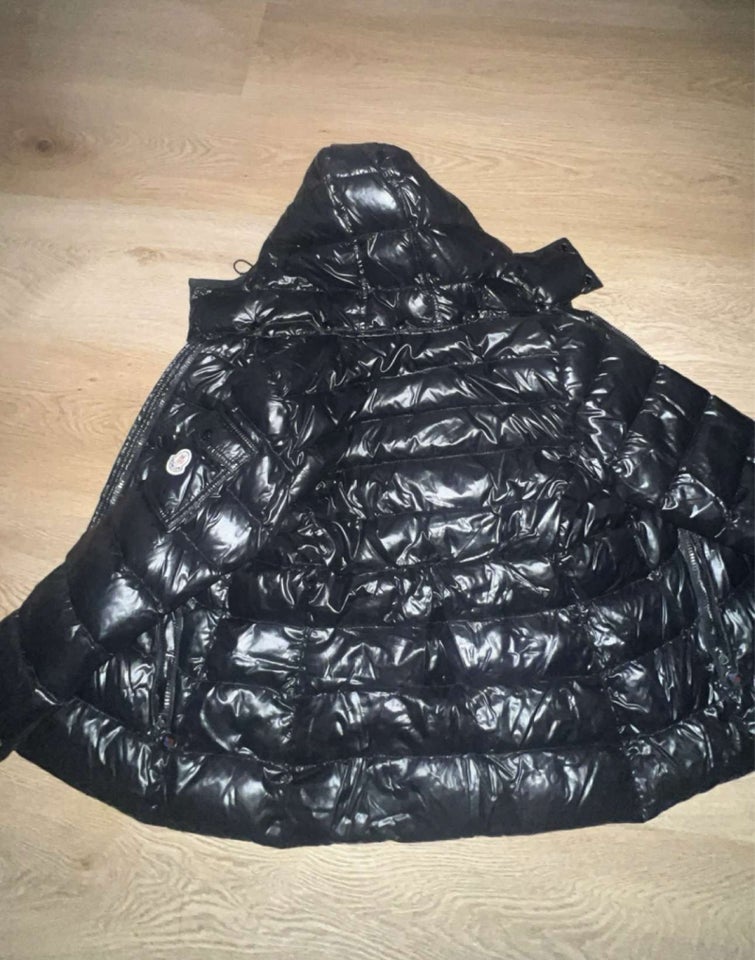 Dynejakke str 36 Moncler jakke