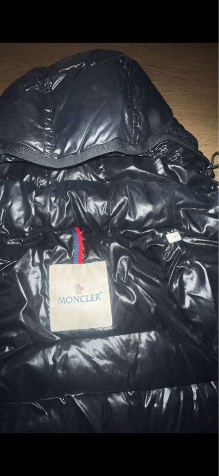 Dynejakke str 36 Moncler jakke