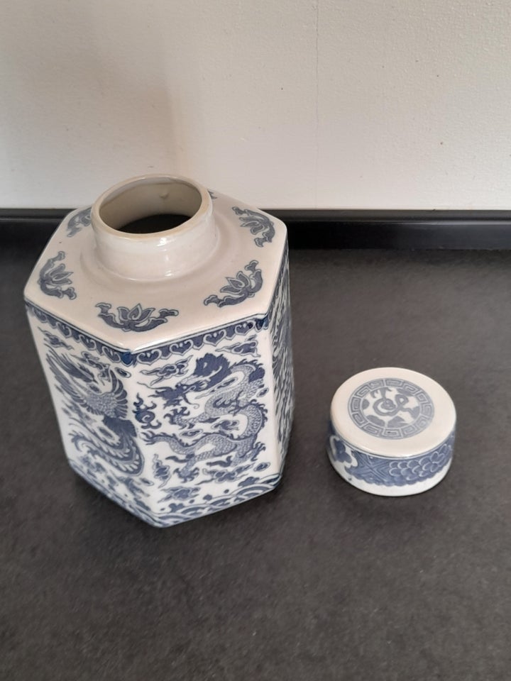 Porcelæn, Krukke med låg