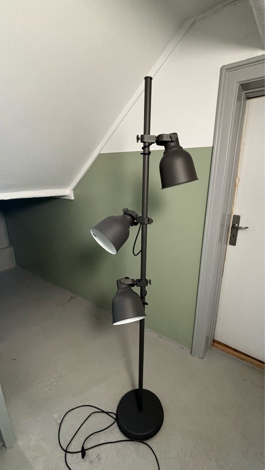 Gulvlampe IKEA