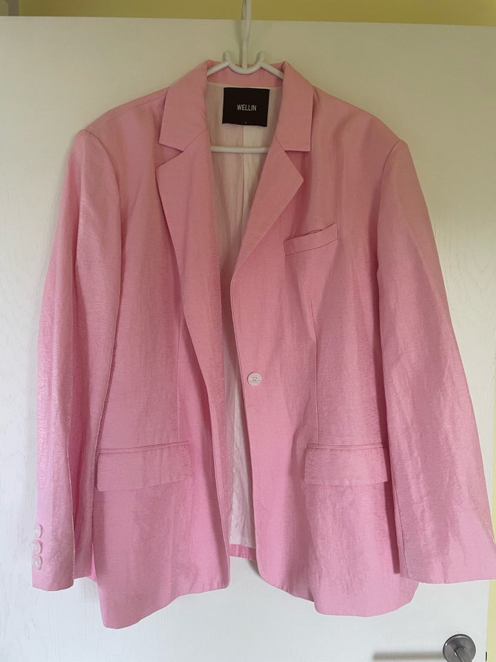 Blazer, str. 38, Wellington