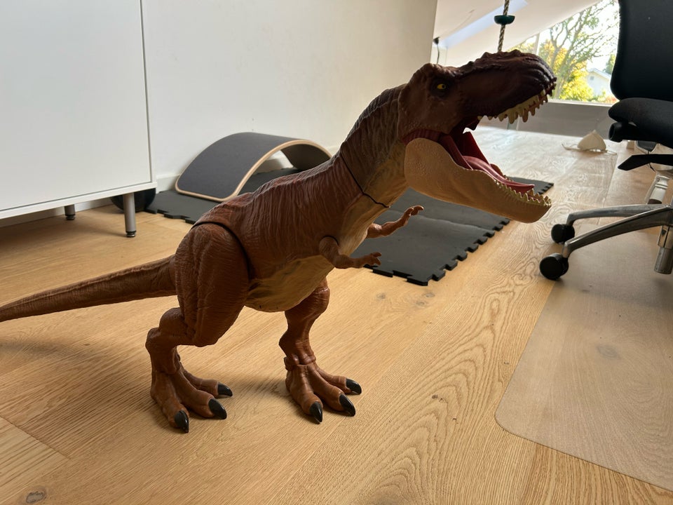 Figurer, Kæmpe dino som kan “spise”