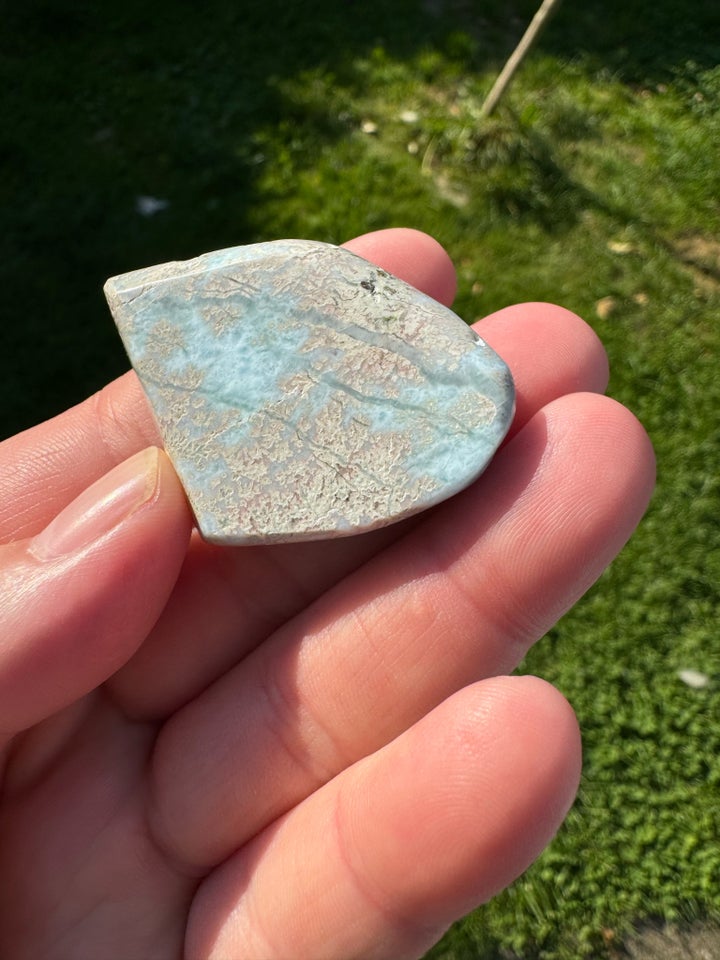 Smykker og sten, Larimar