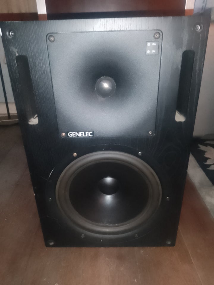 Studio monitorer, Genelec 1032 A